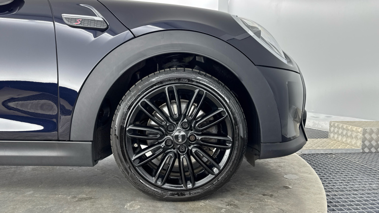 MINI Cooper 2.0 S Exclusive 3dr Auto Petrol Hatchback